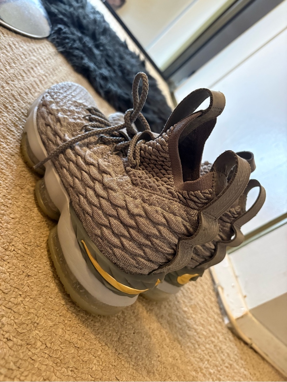 US 8 LeBron Basketball sneakers